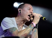 Солист группы Linkin Park Честер Беннингтон покончил с собой Солист группы Linkin Park Честер Беннингтон покончил с собой