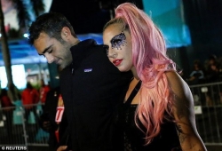 Леди Гага официально показала своего нового бойфренда