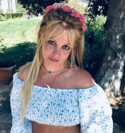 Britney Spears, supărată pe paparazzi! Aceștia o prezintă mai urîtă în poze