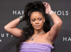 Rihanna, apariție provocatoare în care lasă totul la vedere: "Nu o să-mi fie rușine de asta"