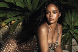 Rihanna este în culmea fericirii după nașterea fiului ei. A$AP Rocky stă acasă cu ei