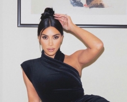 Kim Kardashian, super sexy într-un costum de baie de 7.000 $. Cât de mult a slăbit