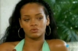 Rihanna recunoaşte că-l mai iubeşte pe Chris Brown