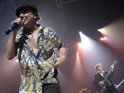 Вокалист AC/DC стал радиоведущим Вокалист AC/DC стал радиоведущим