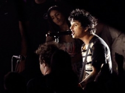 Лидер Green Day лег в линику Лидер Green Day лег в линику