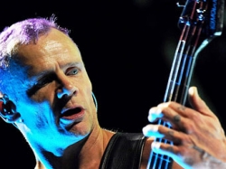 Cea mai tare surpriză pentru basistul din RHCP! Cea mai tare surpriză pentru basistul din RHCP!