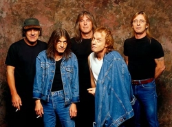 AC/DC сдались перед iTunes AC/DC сдались перед iTunes