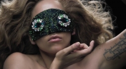 Леди Гага представила новое видео “Applause” (Видео) Леди Гага представила новое видео “Applause” (Видео)