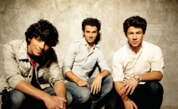 Jonas Brothers распались Jonas Brothers распались