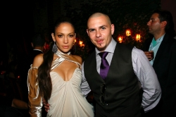 Pitbull и Дженнифер Лопес готовят песню для Кубка Мира “FIFA 2014”