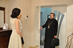 AISHOW cu preotul Ioan Ciuntu - Ediție specială de Paști acasă la Angela Sîrbu!
