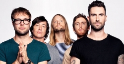 Maroon 5 раскритиковали за поддержку сексуального насилия (Видео)