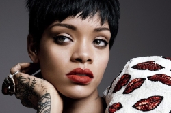 (Audio) Рианна подразнила поклонников новым треком “Kiss It Better”