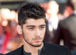Зейн Малик покидает One Direction! Фанатки рассплакались (Видео)