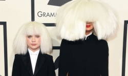 Sia объяснила, почему скрывает лицо на публике