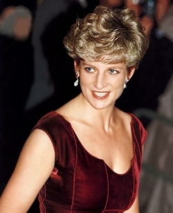 (фото) Платья принцессы Дианы уйдут с молотка