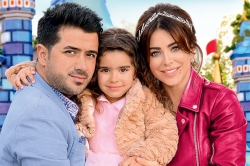 (фото) Ани Лорак впервые снялась с дочкой для глянца