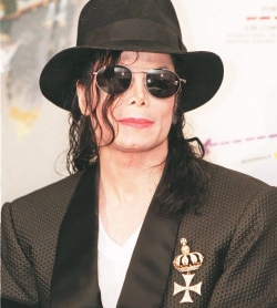 Майкл Джексон лидирует в рейтинге самых высокооплачиваемых умерших знаменитостей