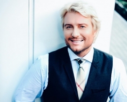 Николай Басков едва не пострадал в Вильнюсе из-за падения со сцены