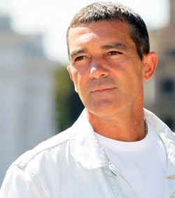 Антонио Бандерас попал в больницу