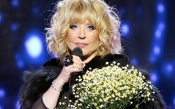 (Видео) Алла Пугачева песней поздравила мужчин с 23 февраля