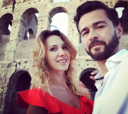 Cum se distrează Pasha Parfeni cu Iuliana Scutaru în luna de miere