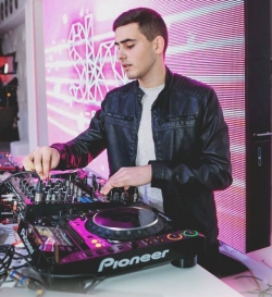 (video) Hitul verii in Moldova! Tensso feat. Steliana - Reason to believe