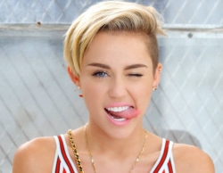 Vezi cum își sărbătorește Miley Cyrus ziua de naștere!