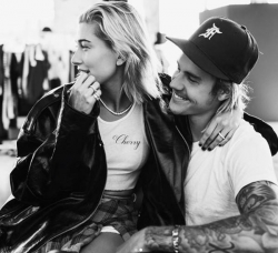 Джастин Бибер и Хейли Болдуин отменили свадьбу