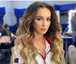 Бузова спела русскую военную песню на открытии Чемпионата мира по боксу (видео)