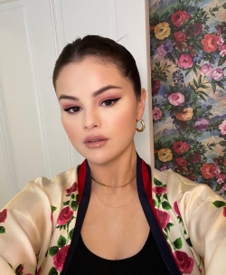 Selena Gomez, taxată pentru greutatea sa. Vedeta a venit cu o reacție