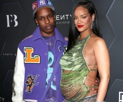 Rihanna a devenit mămică pentru prima dată!