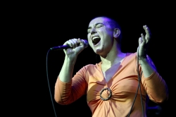Noi detalii despre moartea artistei Sinead O’Connor ies la iveală. Cum a fost găsită în locuința sa din Londra Noi detalii despre moartea artistei Sinead O’Connor ies la iveală. Cum a fost găsită în locuința sa din Londra