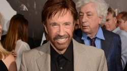 Chuck Norris se întoarce după 11 ani de pauză. Renunțase la actorie pentru a-și îngriji soția, aflată la un pas de moarte
