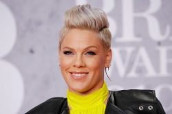 Pink are răspunsul perfect pentru cei care o critică că “a îmbătrânit”