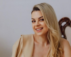 Marina Cârnaț, despre maternitate: "Este despre a da naștere unei noi versiuni ale mele"