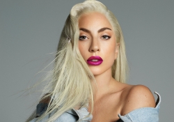 Lady Gaga ar fi însărcinată şi aşteaptă primul copil cu Michael Polanski