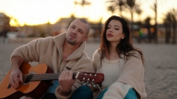 Cleopatra și Pavel Stratan au lansat noul videoclip! Tatăl și fiica cântă despre puterea unui zâmbet