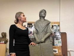 O moldoveancă stabilită în Italia vrea să ridice un monument în onoarea femeilor migrante