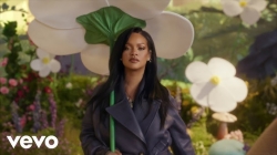După o pauză de 3 ani, Rihanna a lansat prima piesă nouă și „i-a dezamăgit” pe fani. Internauții au ironizat „noul hit”