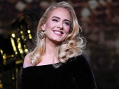 Adele scrie istorie în muzică: „21” devine cel mai vândut album din toate timpurile