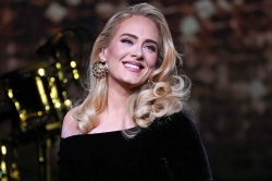 Adele scrie istorie în muzică: „21” devine cel mai vândut album din toate timpurile