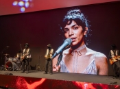 Lolita Cercel, artista creată cu AI, a cântat pentru prima oară în fața unui public real. Cum s-a desfășurat concertul