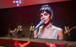 Lolita Cercel, artista creată cu AI, a cântat pentru prima oară în fața unui public real. Cum s-a desfășurat concertul Lolita Cercel, artista creată cu AI, a cântat pentru prima oară în fața unui public real. Cum s-a desfășurat concertul