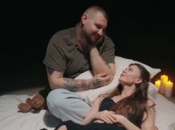 The Urs îi dedică soției „Bastionul Fericirii”. Pentru prima dată, aceasta apare alături de artist într-un videoclip